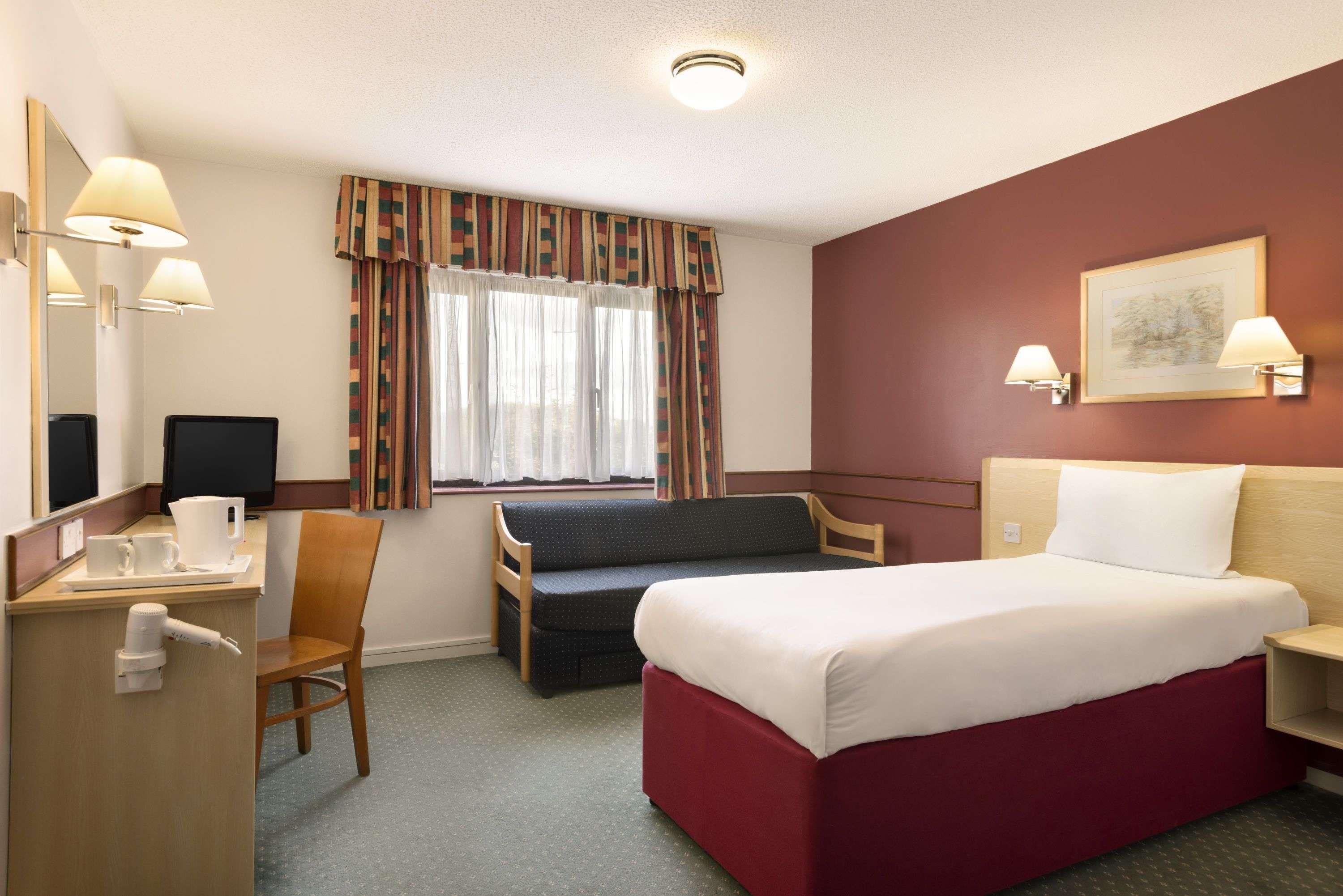 Days Inn Bradford M62 Ngoại thất bức ảnh